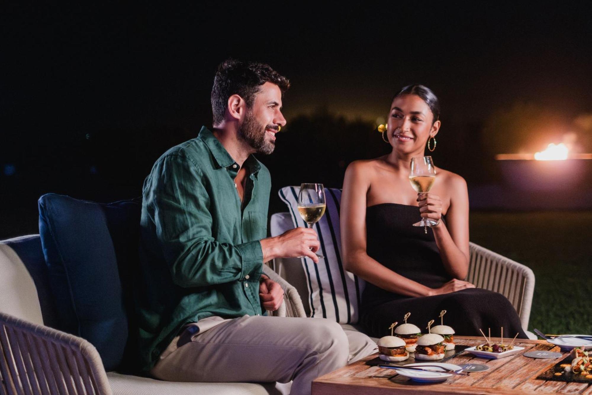 Hotel Paracas, A Luxury Collection Resort, Paracas Exterior foto A couple dining at the resort